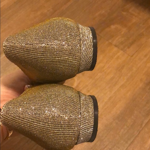 Shoes - Picture 4 of 5